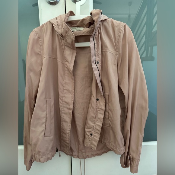 Light pink jacket. - Picture 1 of 3